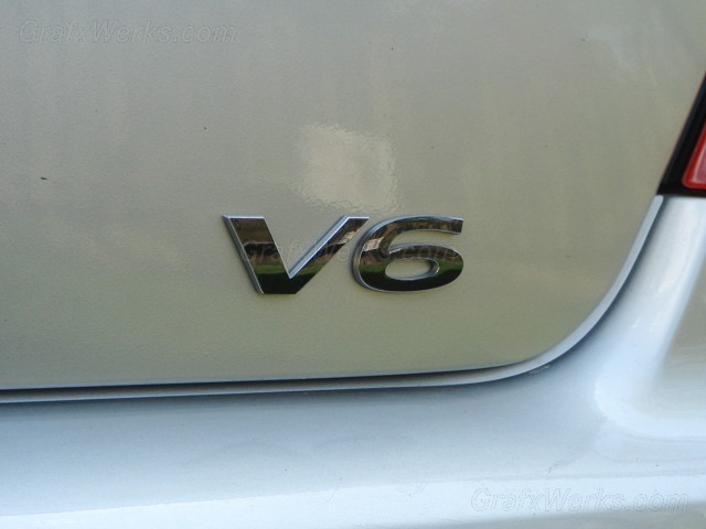 "V6" Badge Overlay